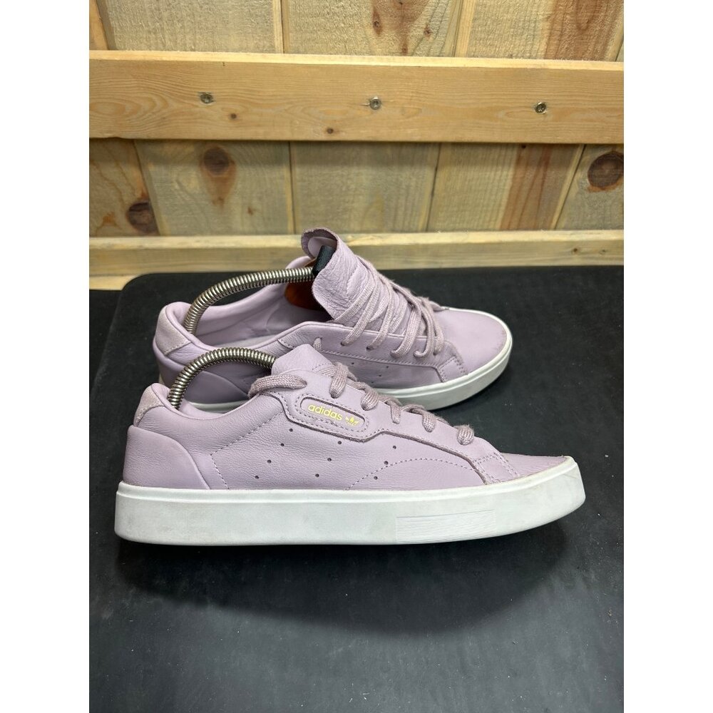 Adidas Womens Sleek Shoes Size 7.5 Lavender Leather Gold Logo Rubber Sole